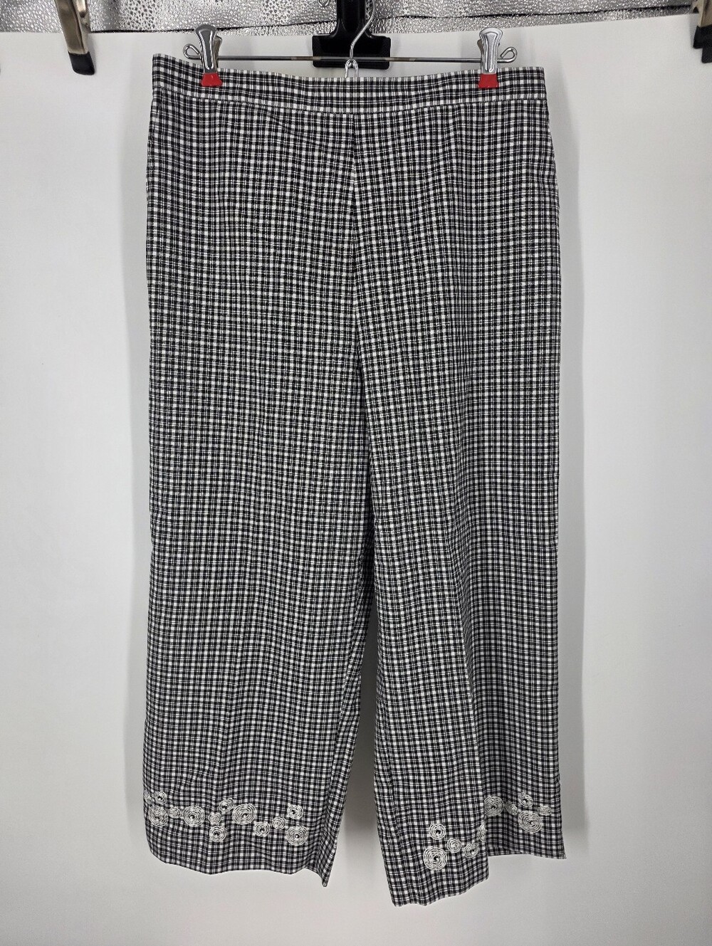 Alfred Dunner Gingham Plaid Cropped Pants Size 10 Black White Embroidered Hem